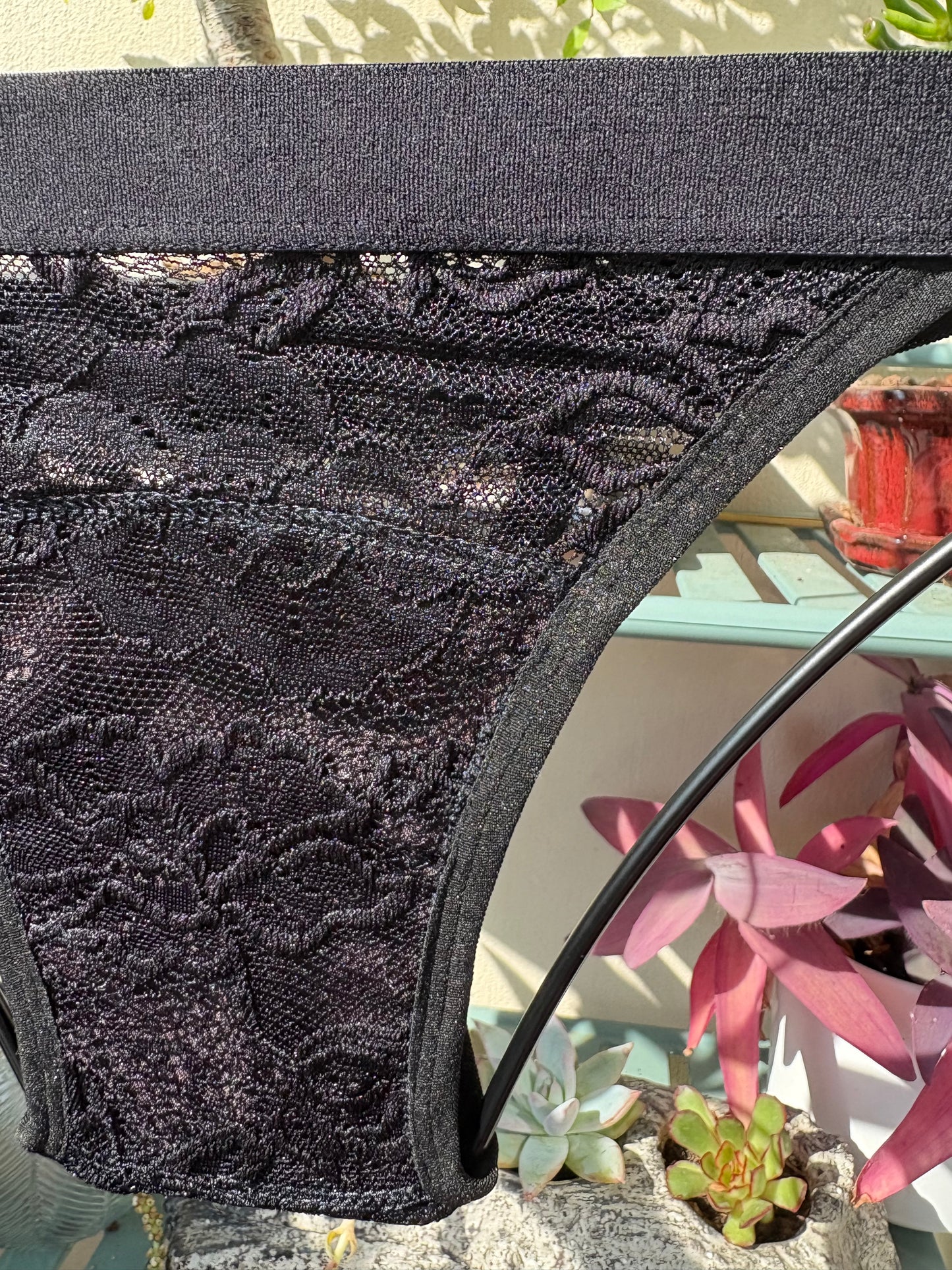 String Tuck Dentelle 2.0